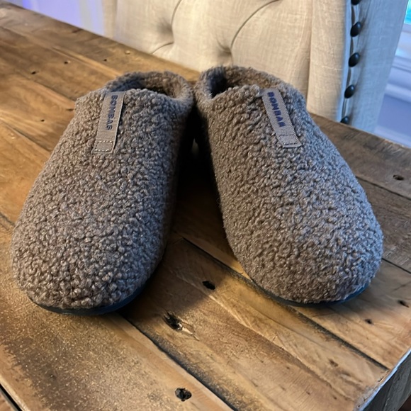 Bombas Shoes Bombas Slippers 9 Mocha Color Like New Not Available On Bombas Currently Poshmark